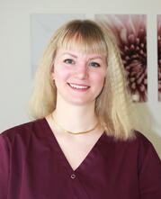 Dentalhygienikerin (DH)